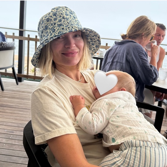 NWOT RESA BUCKET HAT IN WRANGLER - Picture 5 of 7